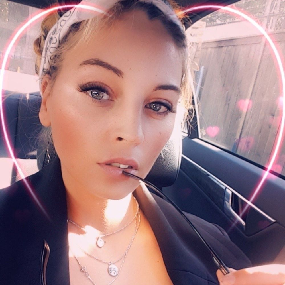Meet your Posher, Ashley